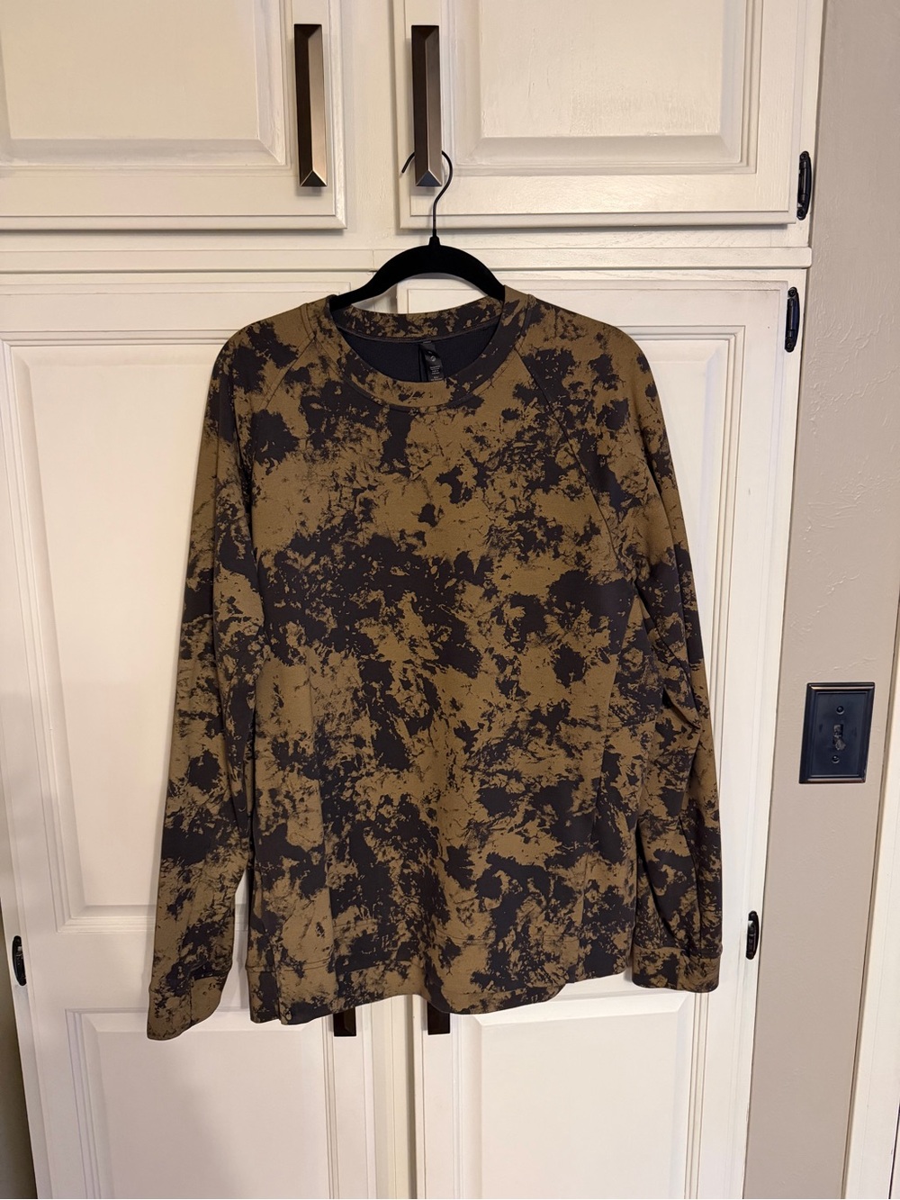 lululemon athletica Olive and Black Tie-Dye Crewneck Sweater